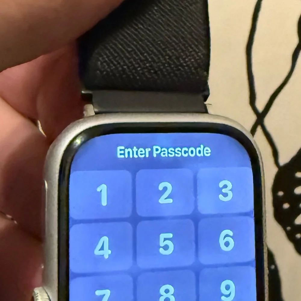 Apple Watch Series 8 [GPS, 45mm], space gray, great condition - Picture 4 of 7